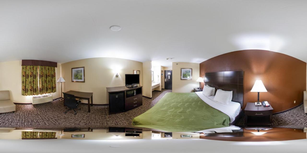 Quality & - St Louis Hotel